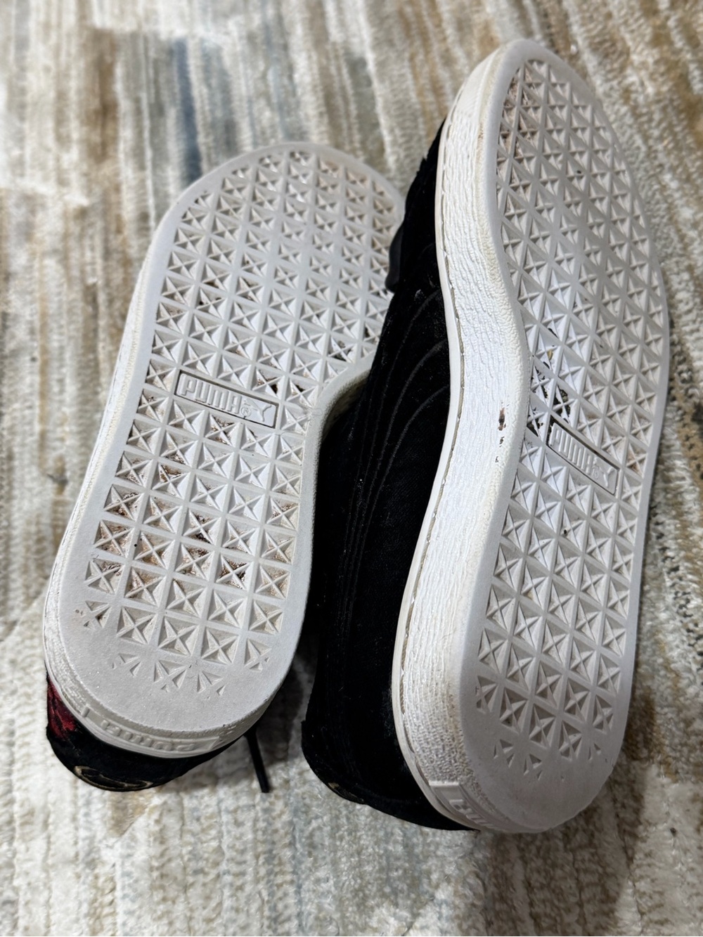 Puma Black Velvet Floral Embroidered Women's Sneakers with Satin Laces - Picture 5 of 8